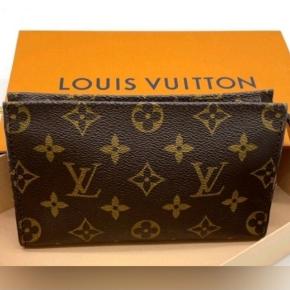 100% Authentic Louis Vuitton Monogram Pouch